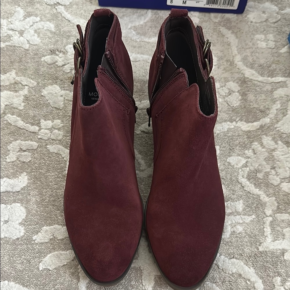 White Mountain Heritage Collection Sadie Burgundy Ankle Booties. Size 8. NWT.